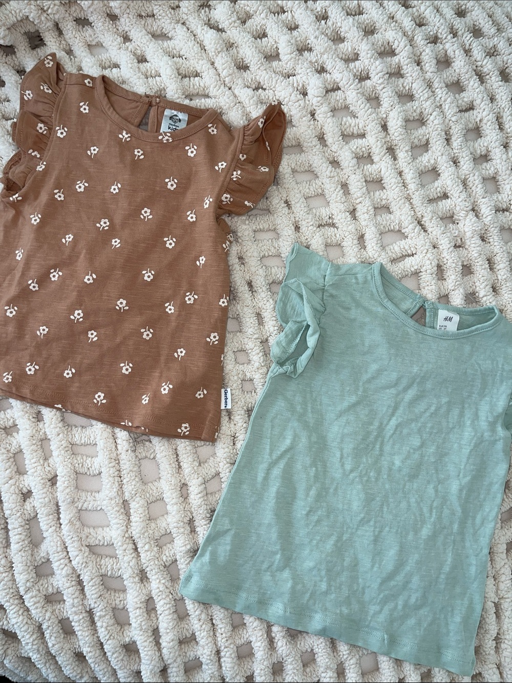 🌼🩷Bundle of Kids Flutter Sleeve Tees- Mint Green/Rust Floral 3T🩷🌼